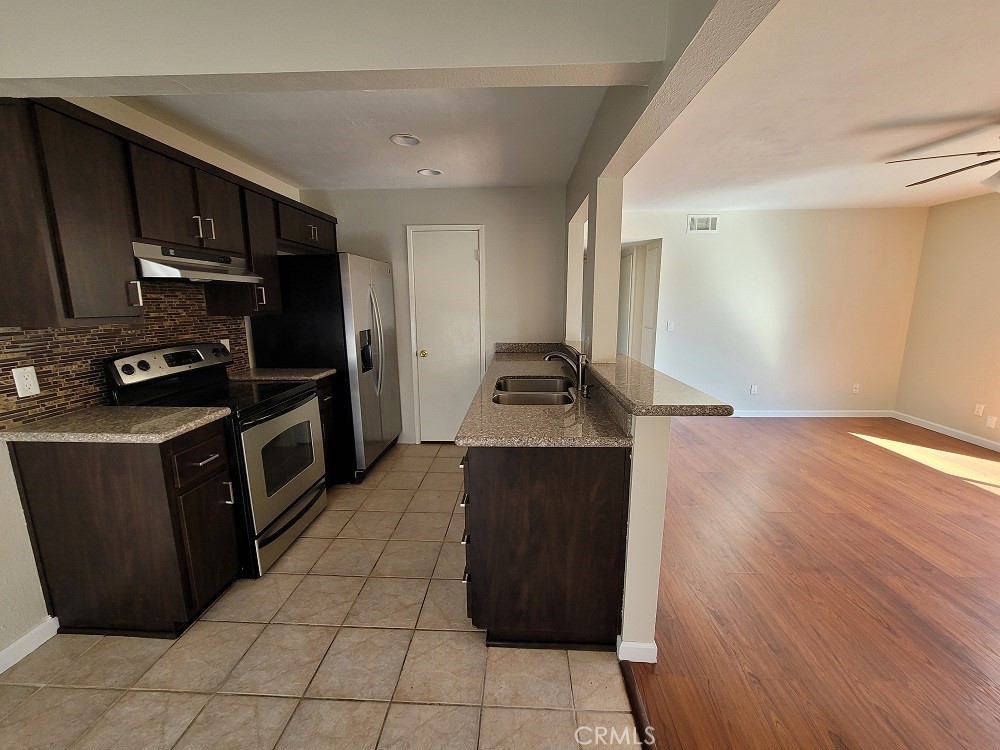 1595 Border Avenue H Property Photo 1