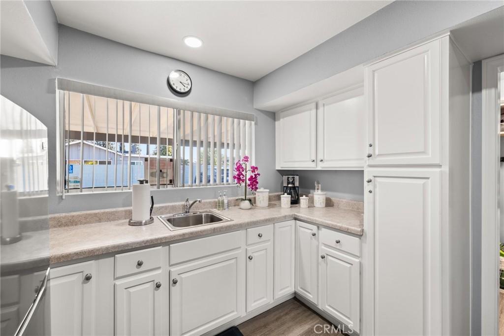 10542 Katella Avenue Property Photo 14