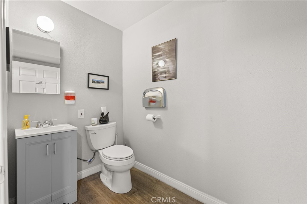 10542 Katella Avenue Property Photo 15