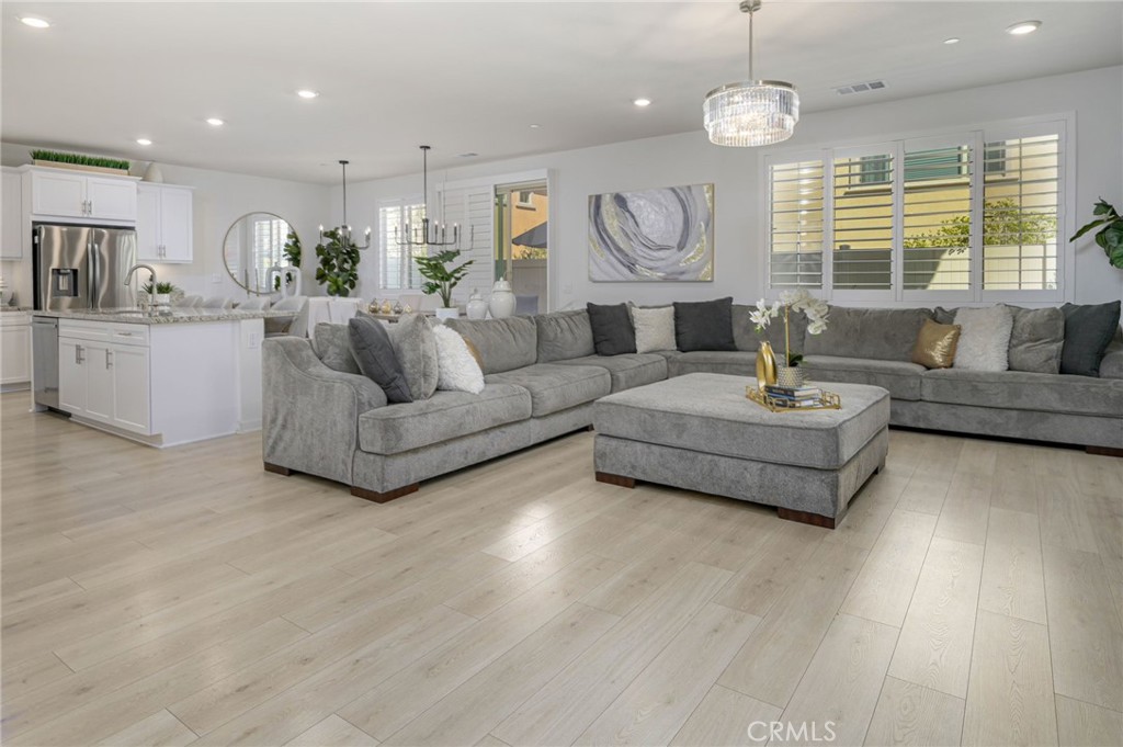 2242 Yuzu Street Property Photo