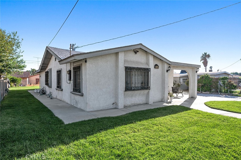 27447 Cypress Street Property Photo 4