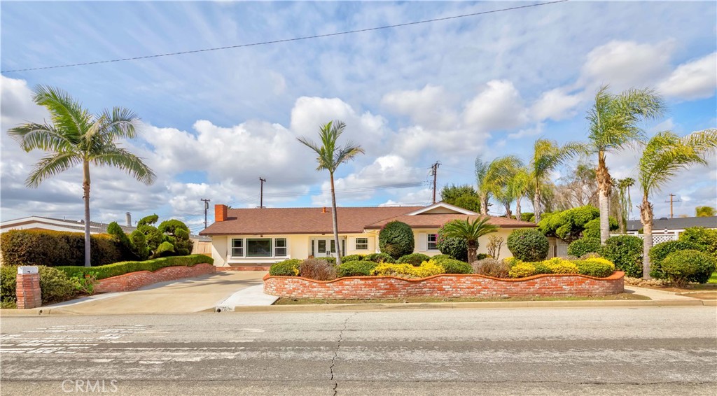 5181 Kenwood Avenue Property Photo