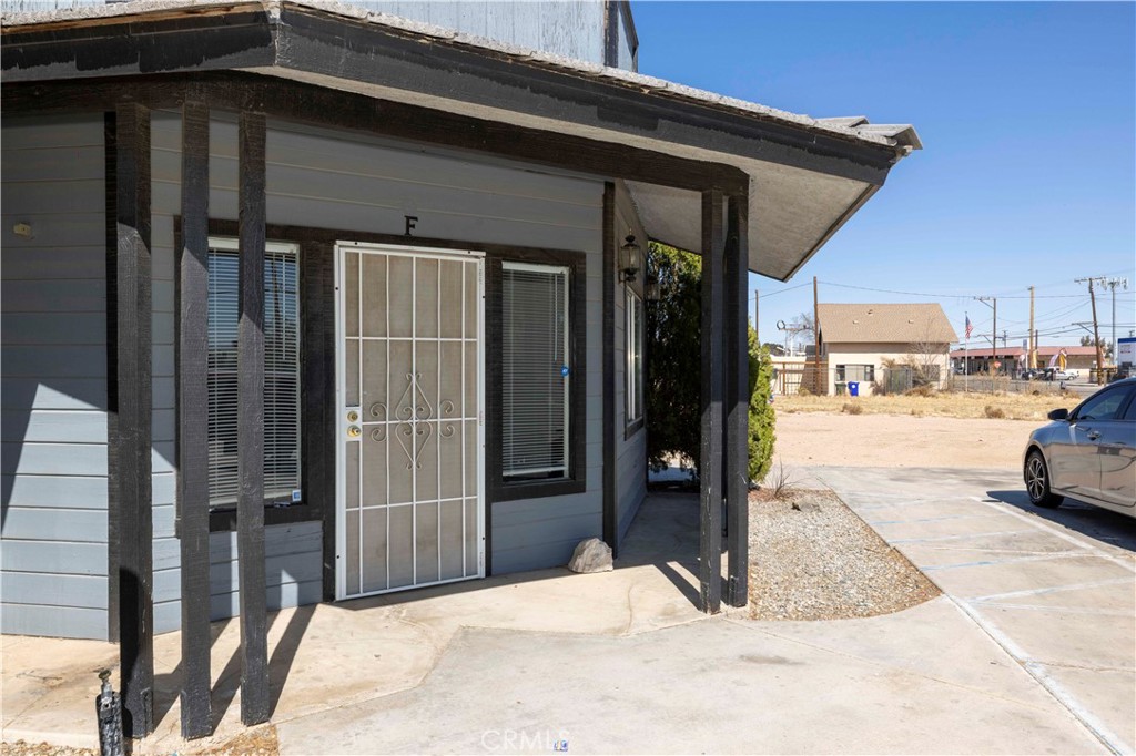18026 Jonathan Street Property Photo 5