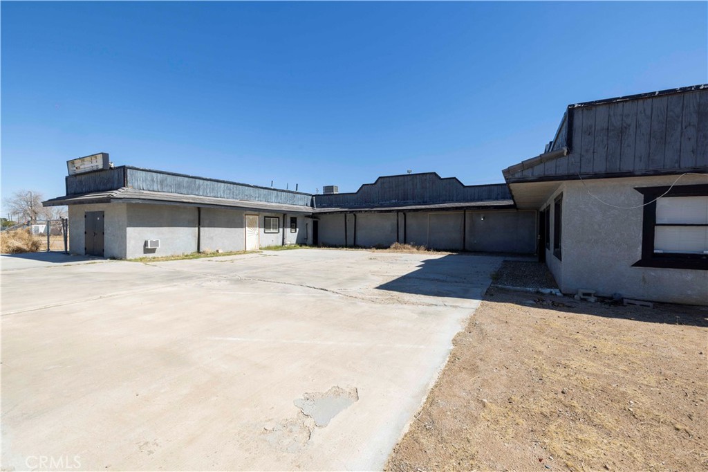 18026 Jonathan Street Property Photo 8