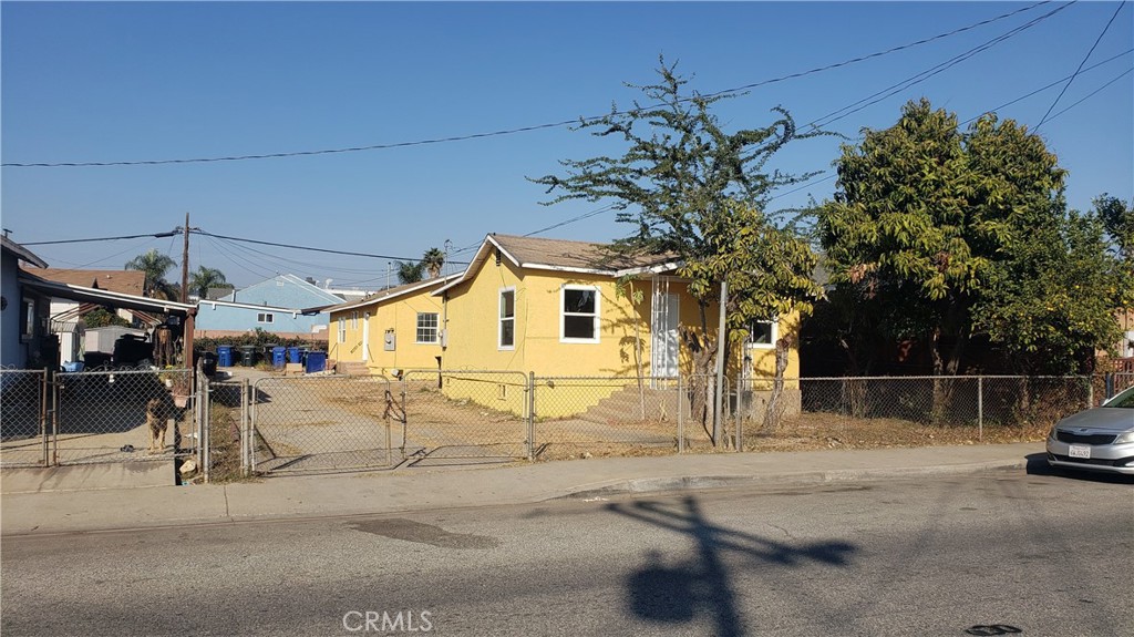 4339 E 1st Street Property Photo 1