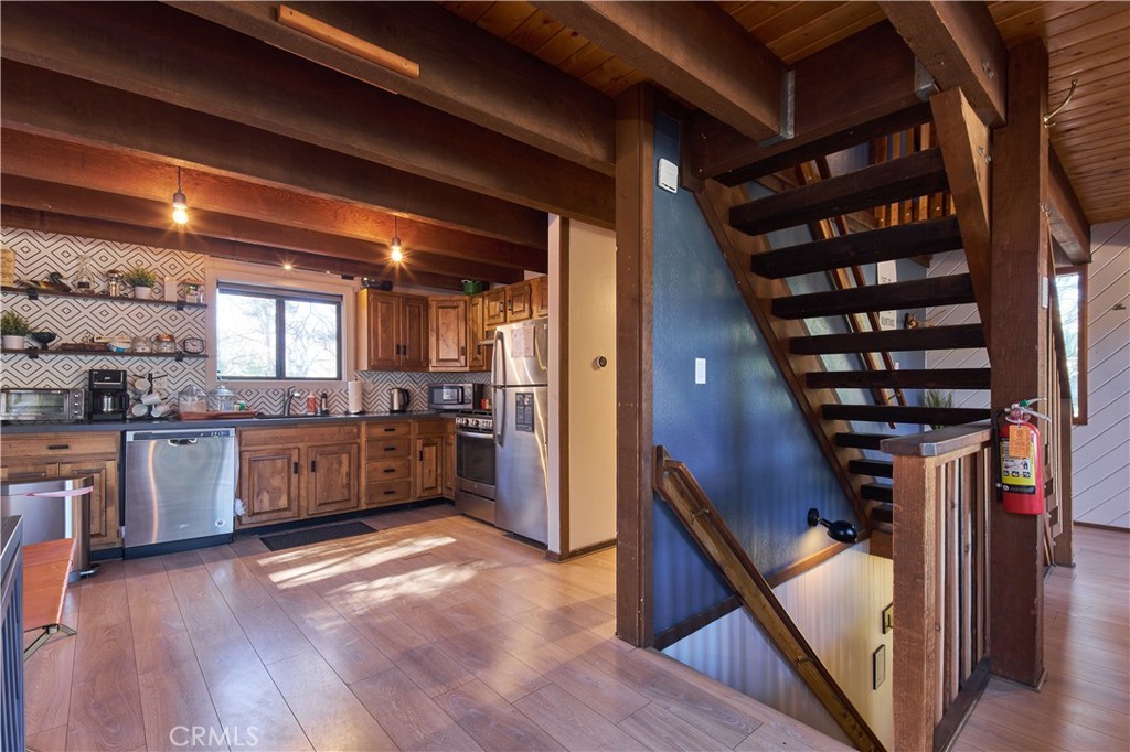 43535 Shasta Road Property Photo 4