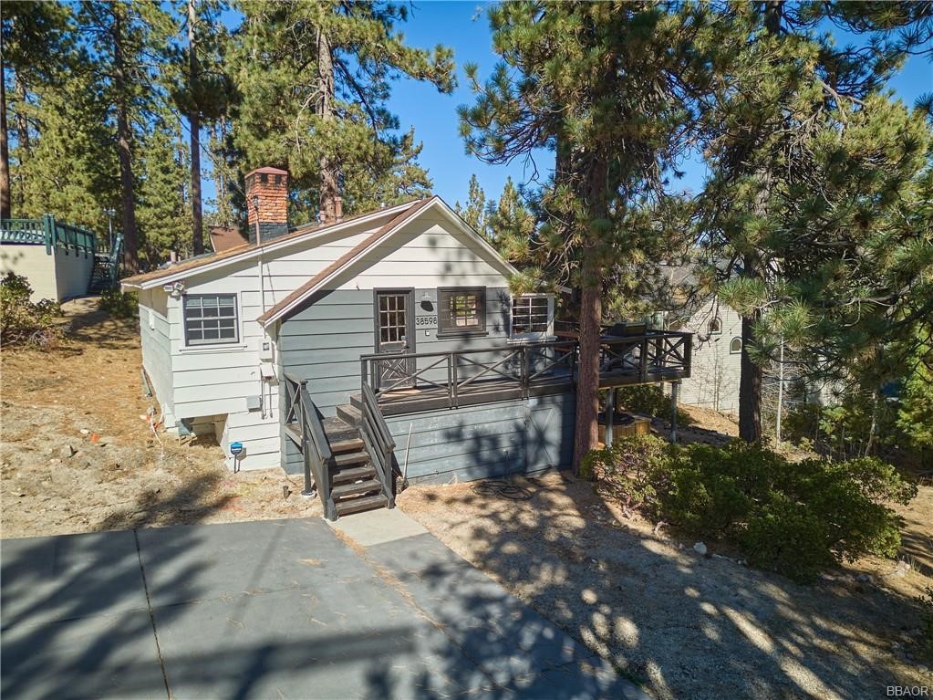 38598 Talbot Drive Property Photo 4