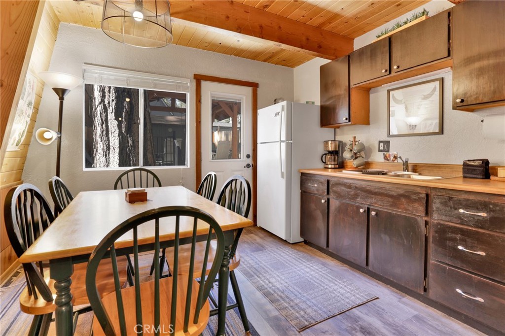 42575 Cedar Avenue Property Photo 8