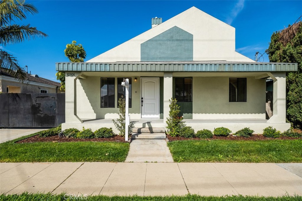 12101 Freeman Avenue Property Photo