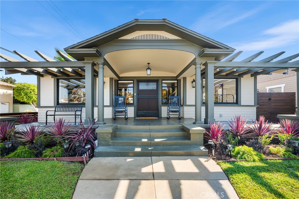 274 Grand Avenue Property Photo