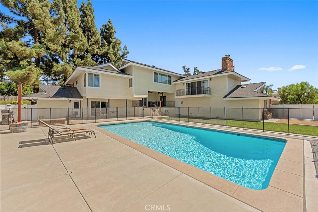 30746 E Sunset Drive S Property Photo 4
