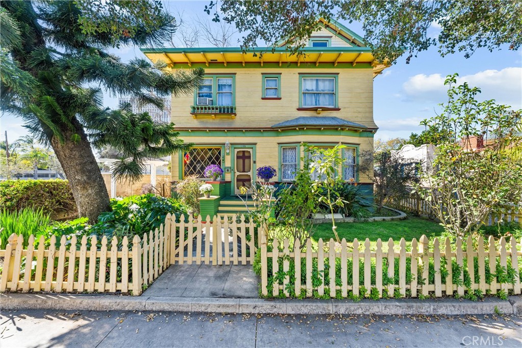 1106 North Spurgeon Street Property Photo