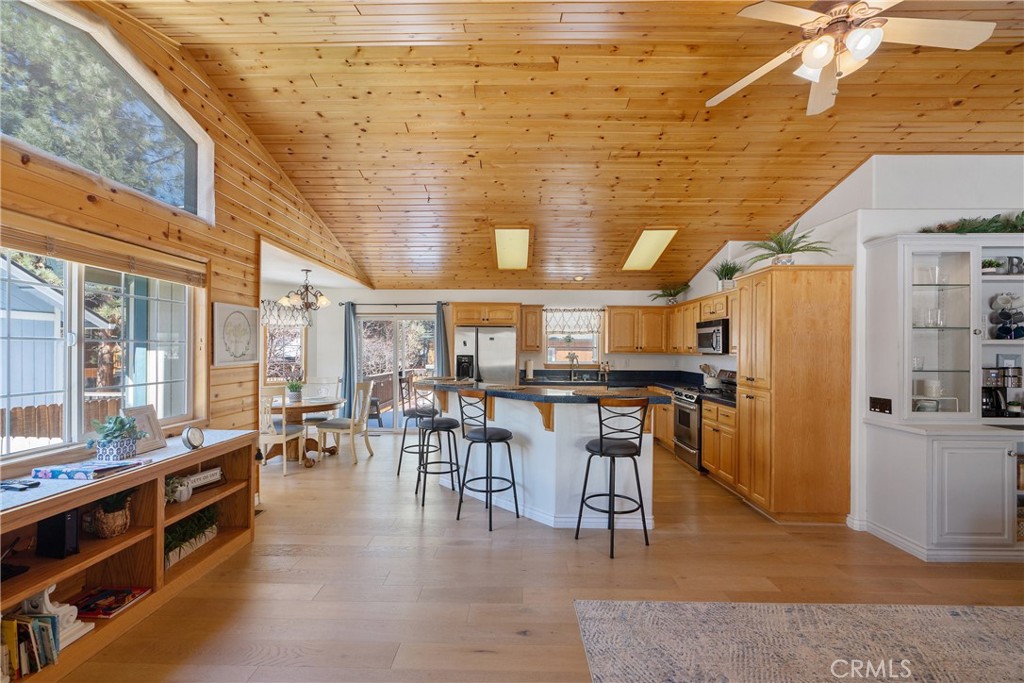 537 E Fairway Blvd Property Photo 15