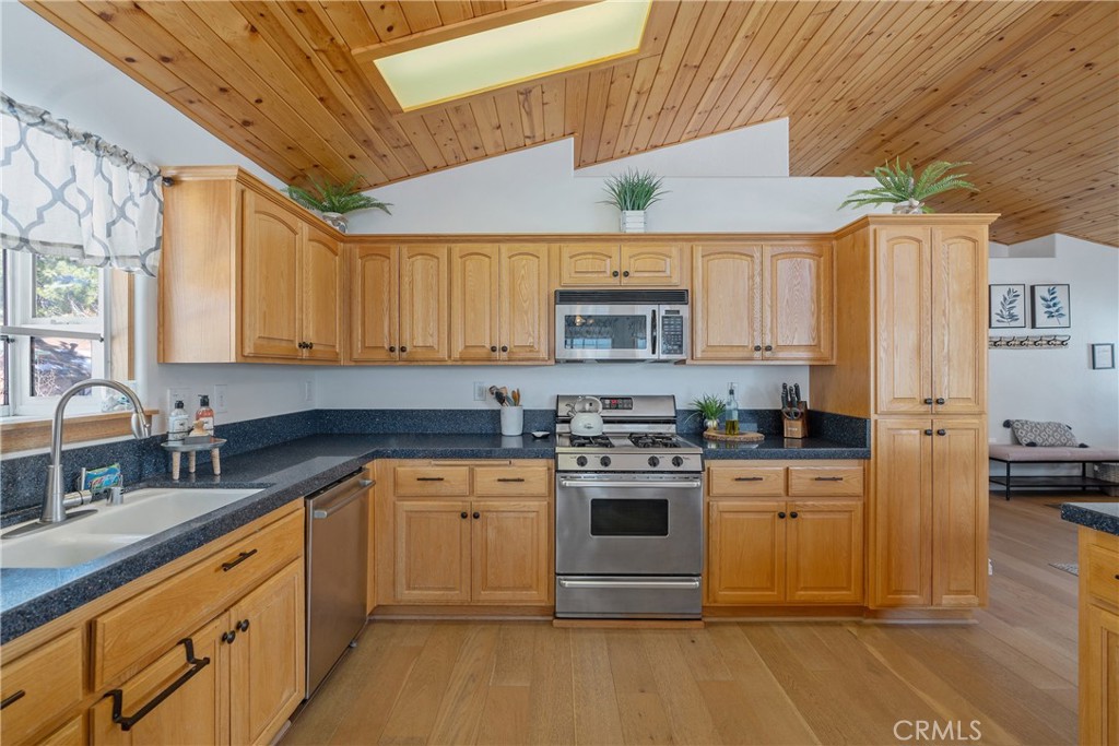 537 E Fairway Blvd Property Photo 19