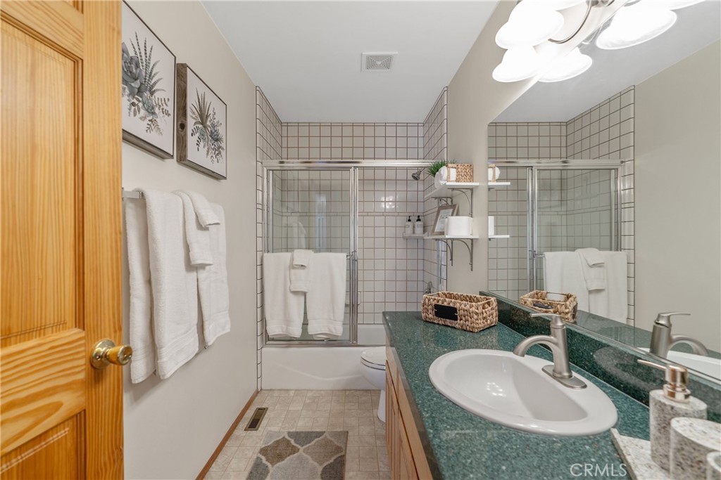 537 E Fairway Blvd Property Photo 29