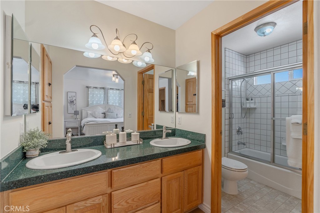 537 E Fairway Blvd Property Photo 40