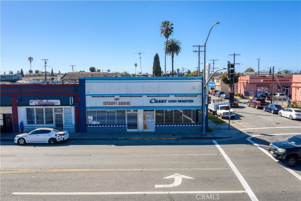 1900 E Anaheim Street Property Photo