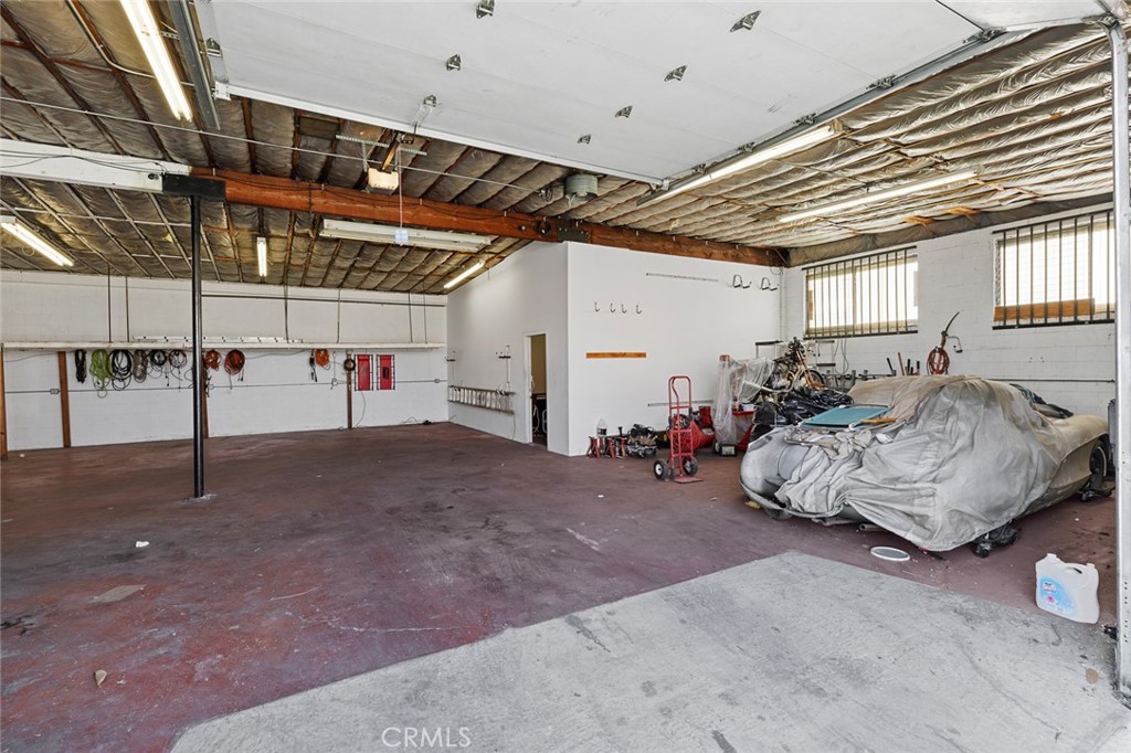 1900 E Anaheim Street Property Photo 10