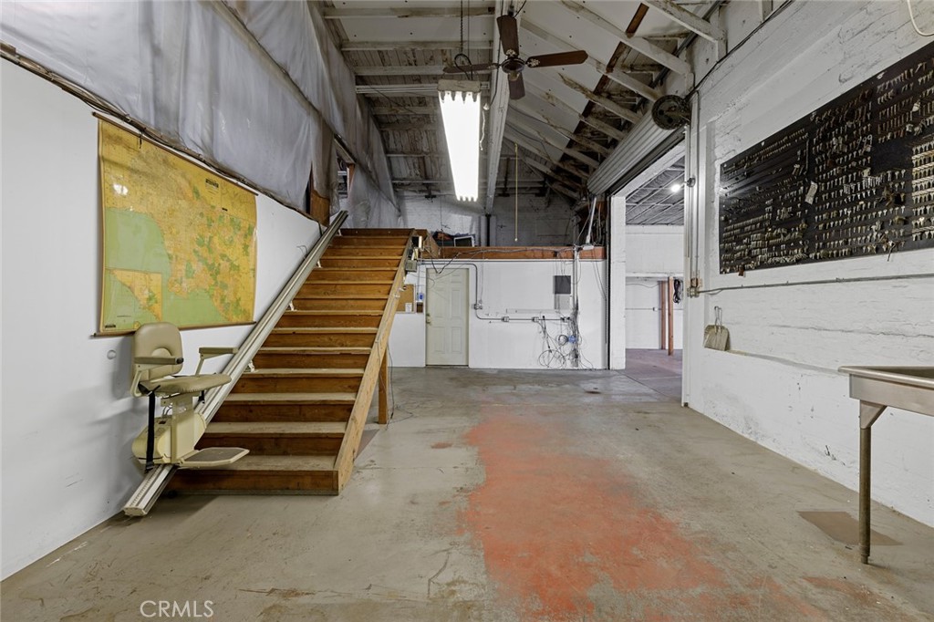 1900 E Anaheim Street Property Photo 17
