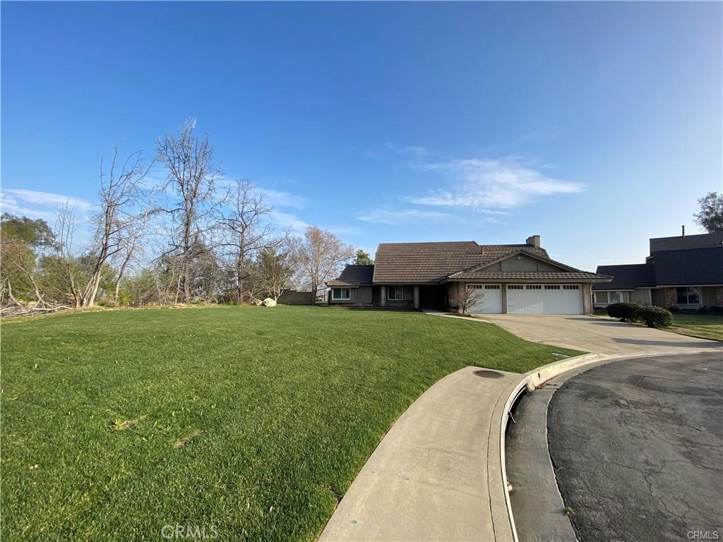 8661 Beechwood Drive Property Photo 4