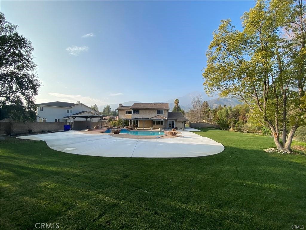 8661 Beechwood Drive Property Photo 8