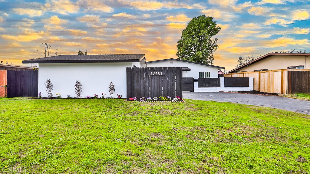 13401 Goldenwest Street Property Photo