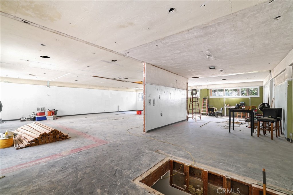 23535 Crest Forest Drive Property Photo 4