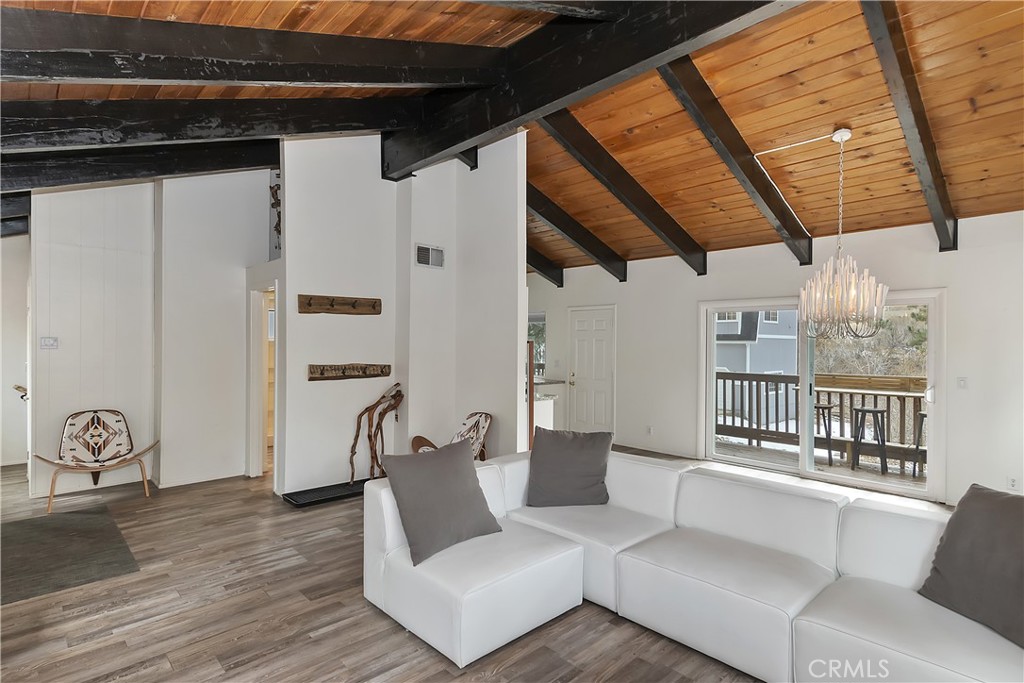 924 Knickerbocker Road Property Photo 9