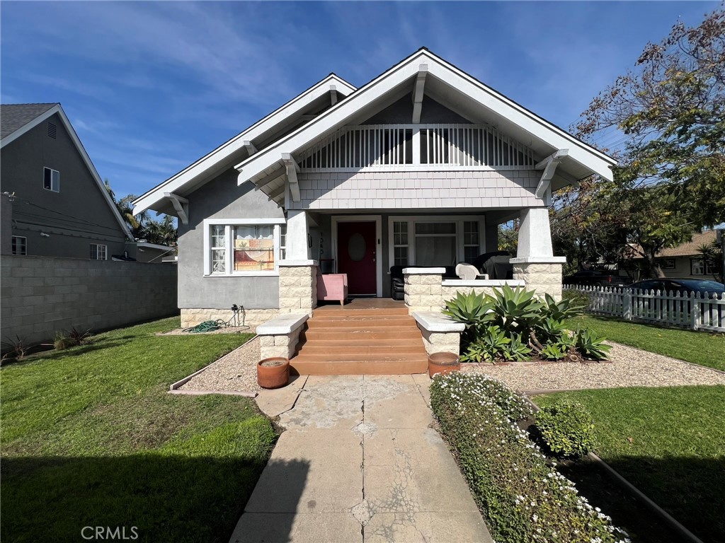 1545 E 4th Street Property Photo 2