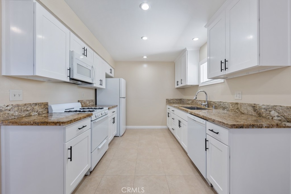 1271 E 7th Street Property Photo