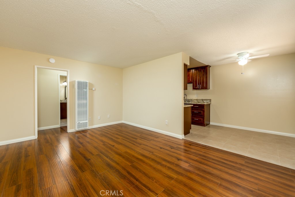 1271 E 7th Street Property Photo 10