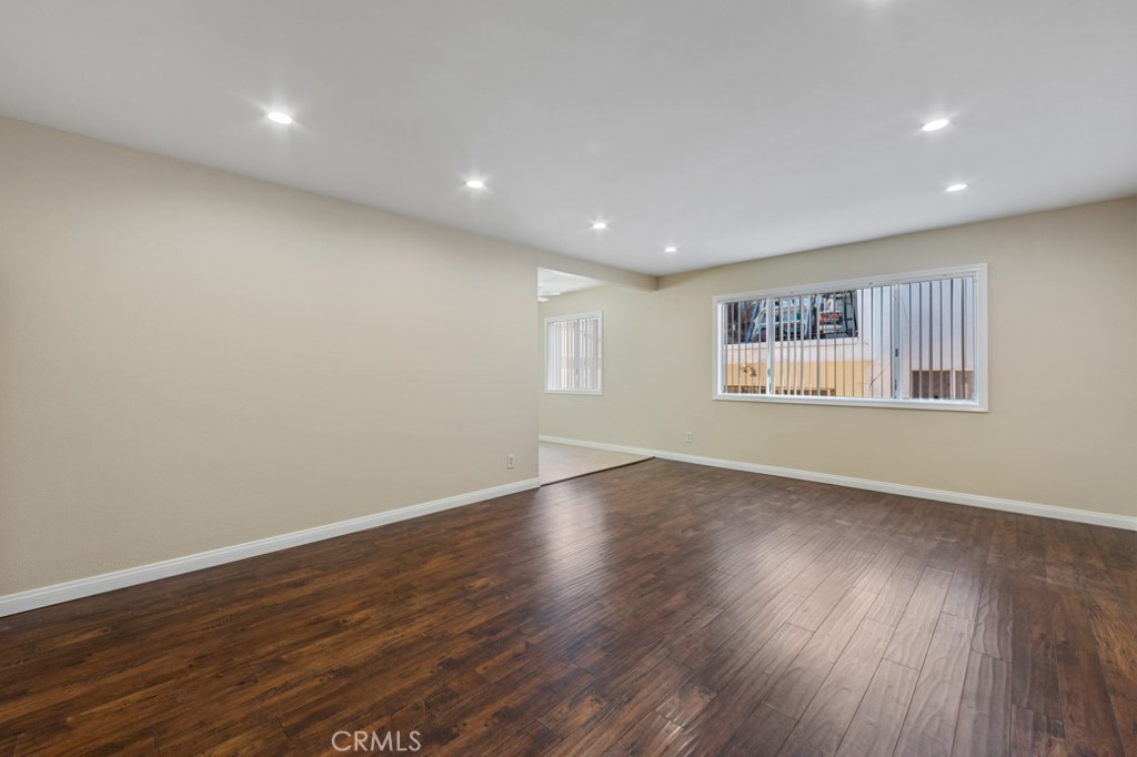 1271 E 7th Street Property Photo 18