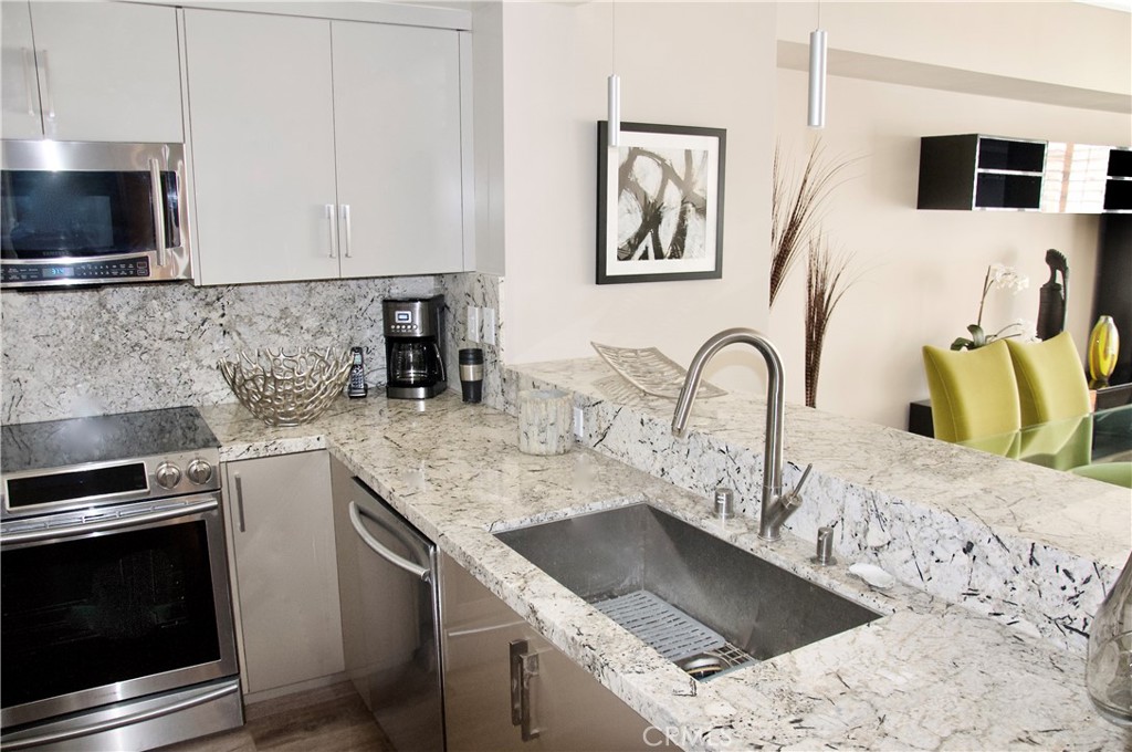 850 E Ocean Boulevard 1506 Property Photo 10