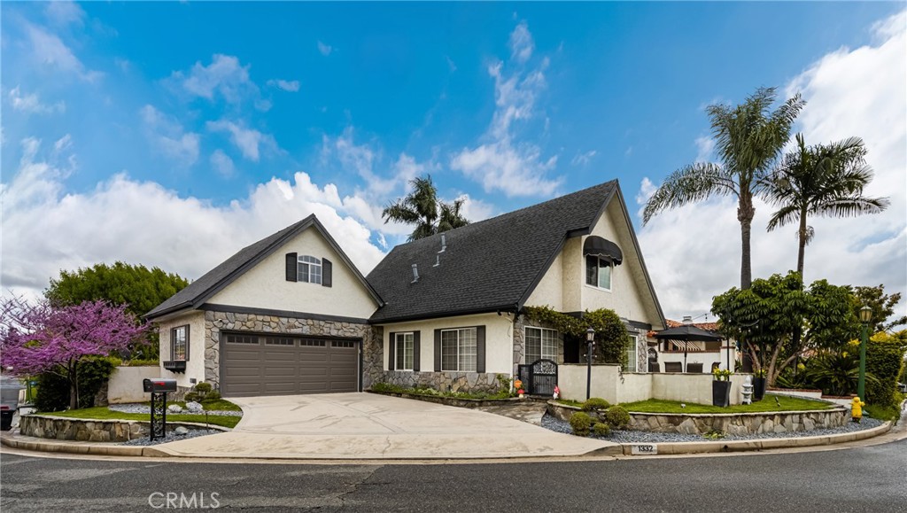 1332 Skyline Drive Property Photo