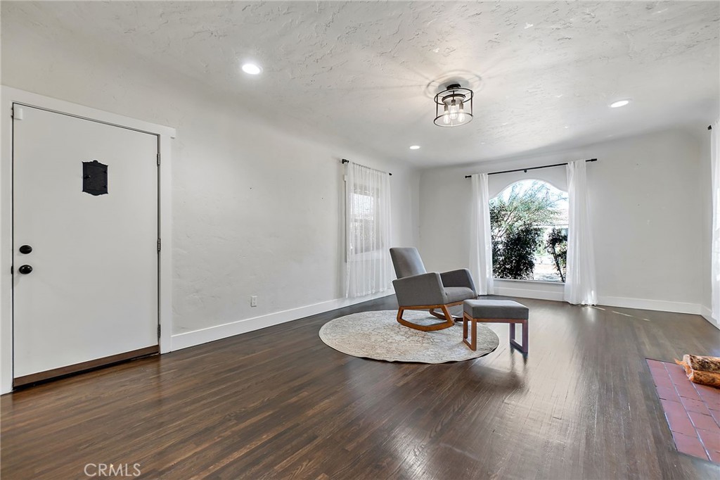 2872 N Stoddard Avenue Property Photo 4