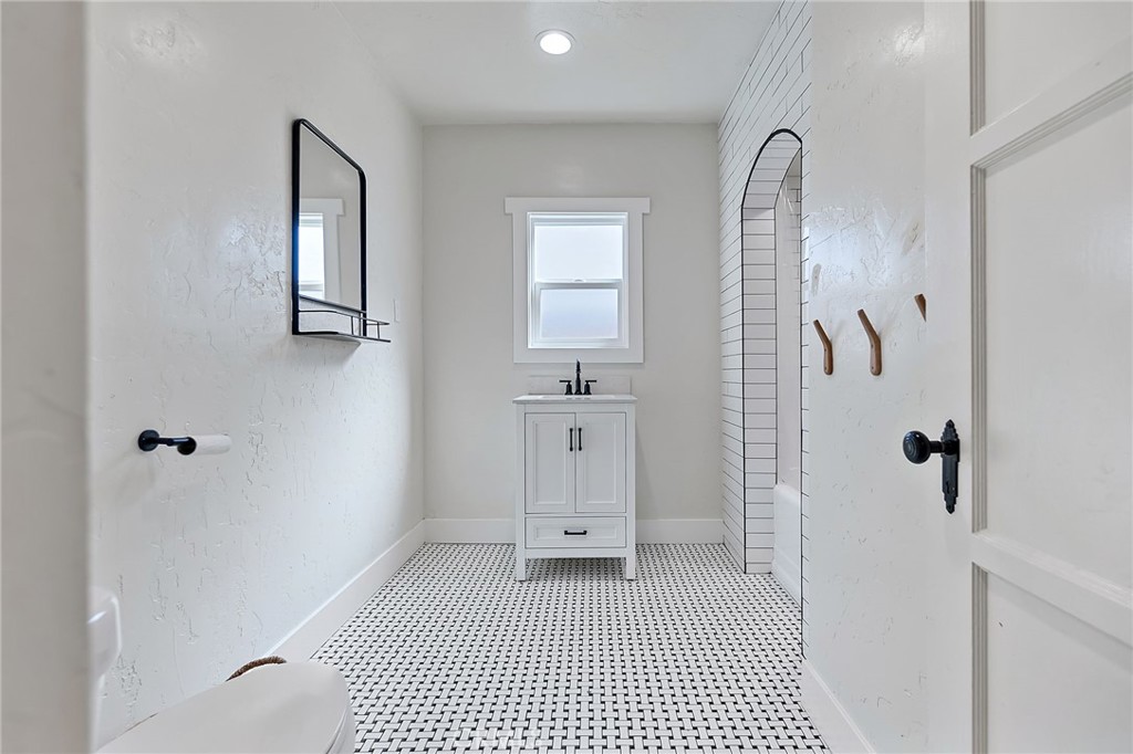 2872 N Stoddard Avenue Property Photo 26