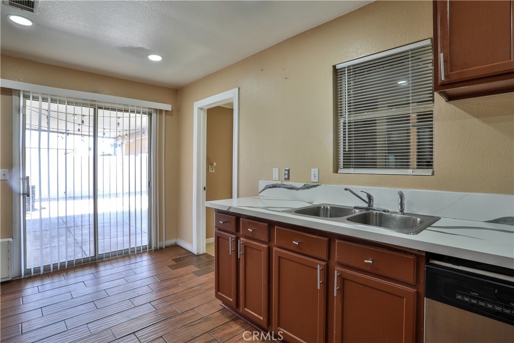 7448 Nye Drive Property Photo 9