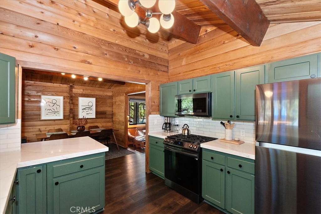 107 Teakwood Drive Property Photo 11