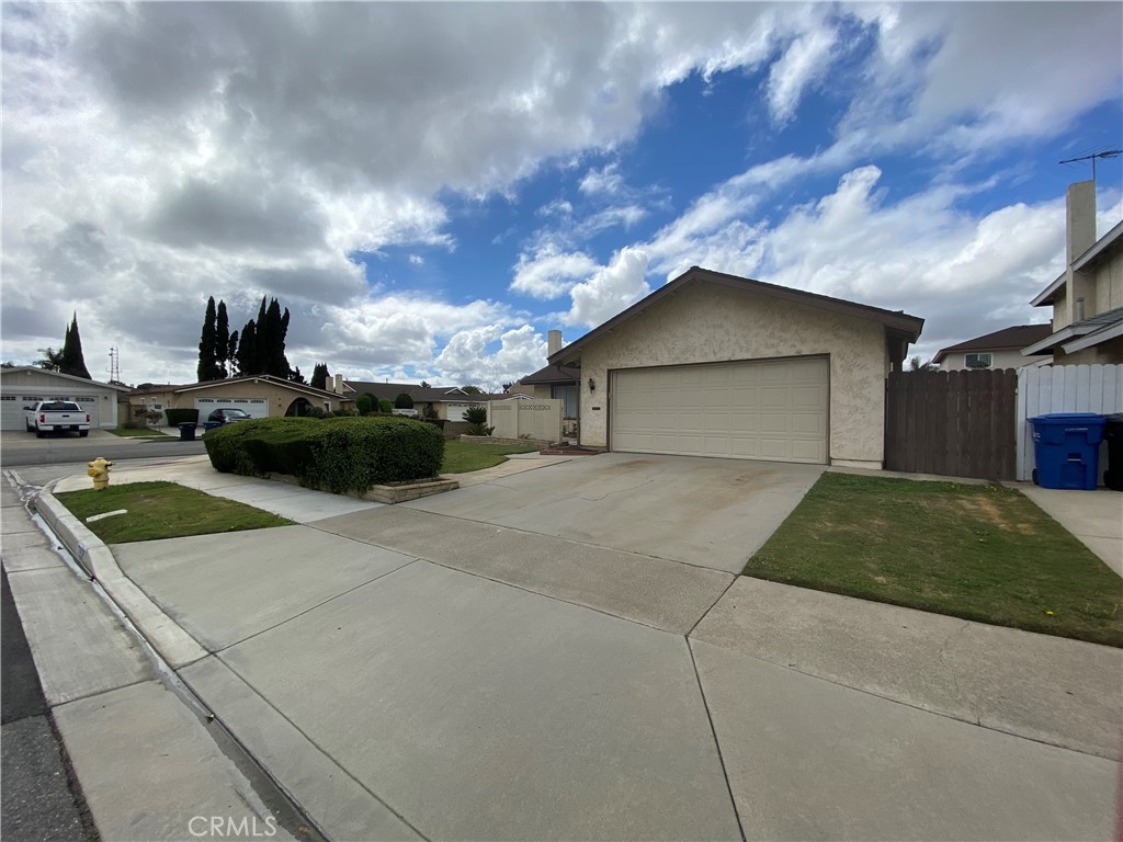 17835 De Oro Circle Property Photo