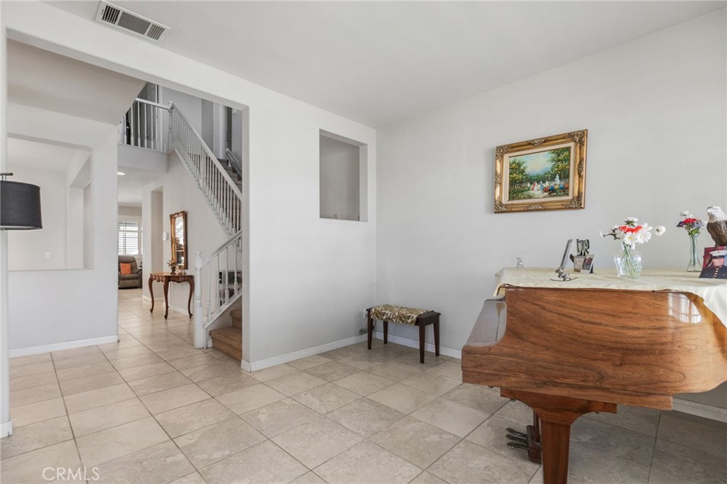6136 Walnut Grove Court Property Photo 8