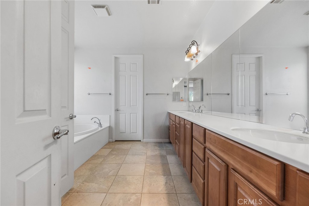 6136 Walnut Grove Court Property Photo 30