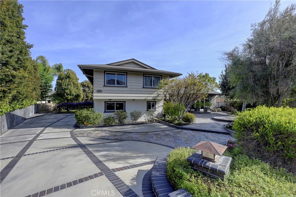 4674 Prospect Avenue Property Photo