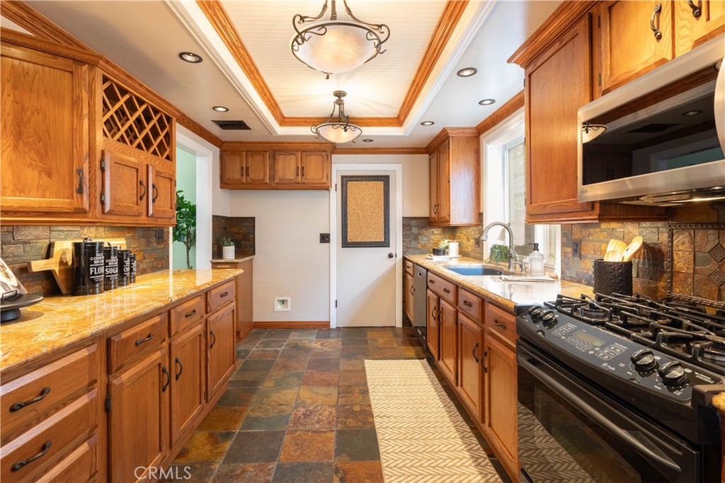 1915 Volk Ave. Property Photo 22