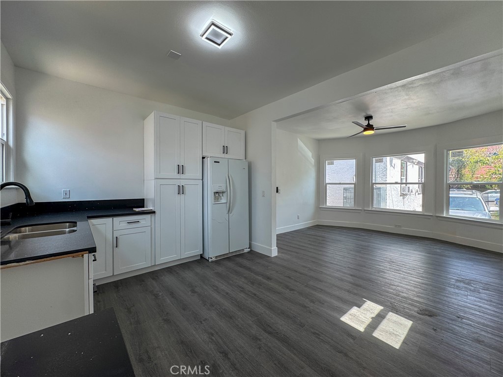515 S Coronado Street Property Photo 12