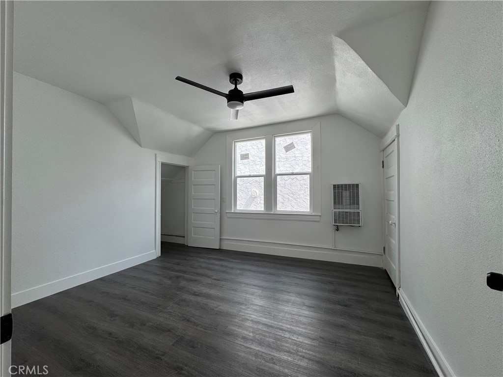 515 S Coronado Street Property Photo 16