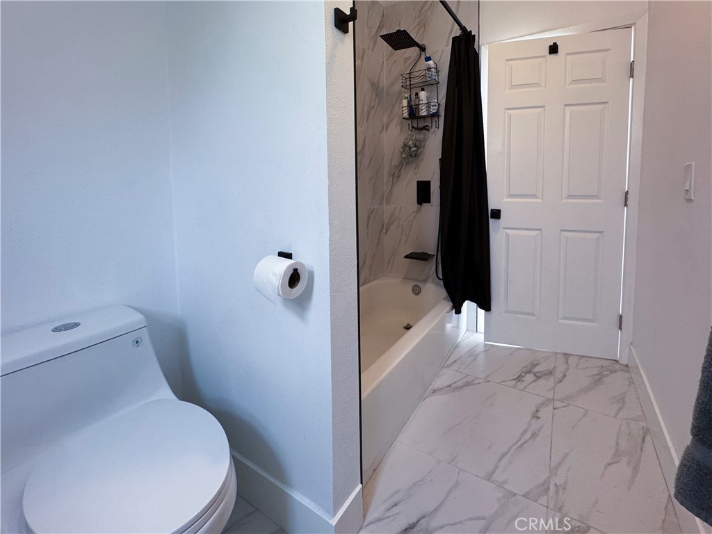 515 S Coronado Street Property Photo 25