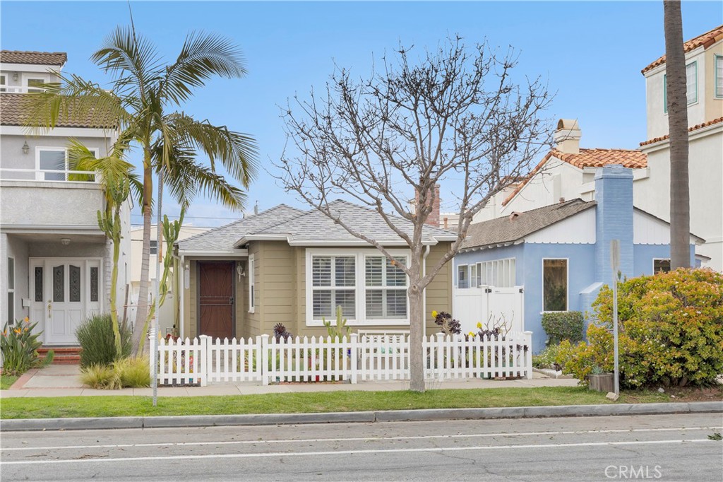 1633 Ocean Avenue Property Photo