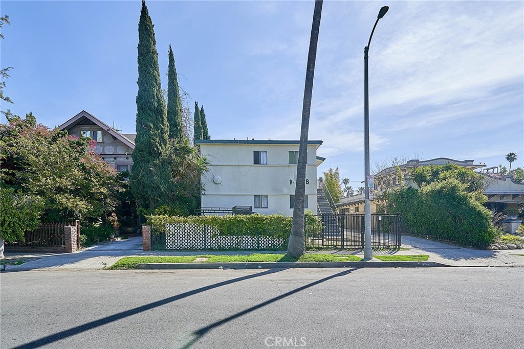 1518 S Hobart Boulevard Property Photo 1