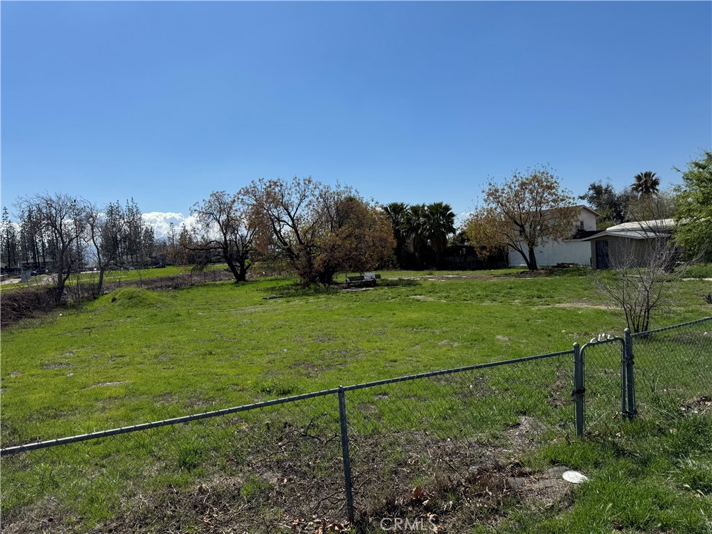 24261 4th Street Property Photo