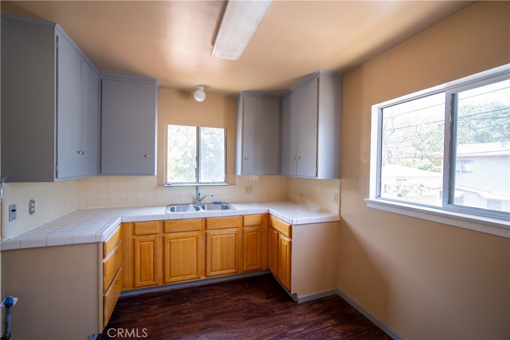 2241 Glover Place Property Photo 5